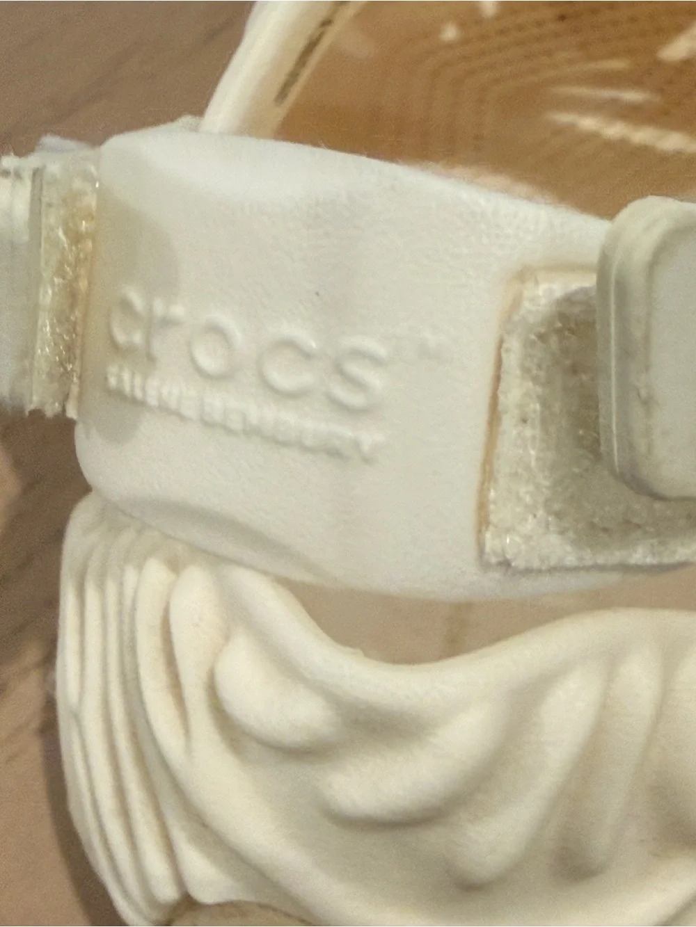 CROCS Off-White Sculpted Foam Sandals